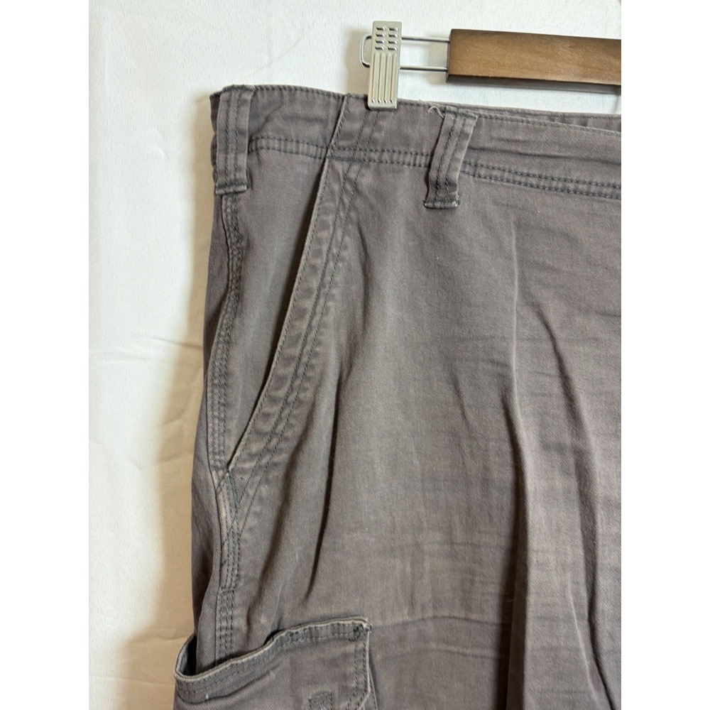 Berne Men's Cargo Shorts Gray Flat Front Pockets Cotton Blend Relaxed Gorpcore - Picture 4 of 16